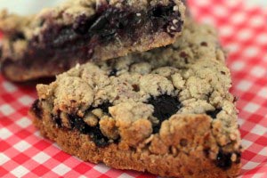 blueberrybar 14 300x200 Blueberry Cookie Crumb Bars
