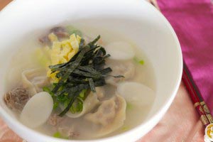 dumplingsoup-22 dumplingsoup 22 300x200 Korean Dumpling Soup